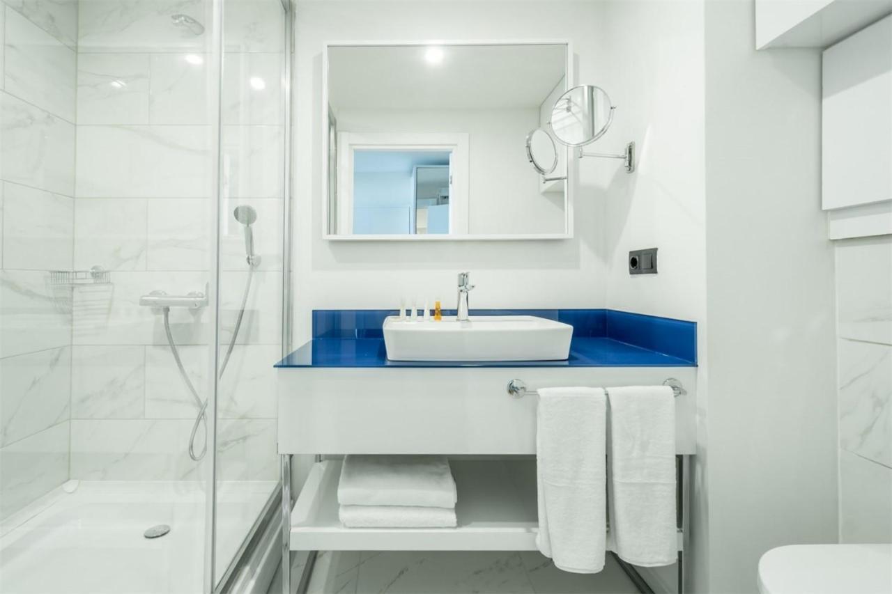 Orbi City Sea View Apartments 巴统 外观 照片