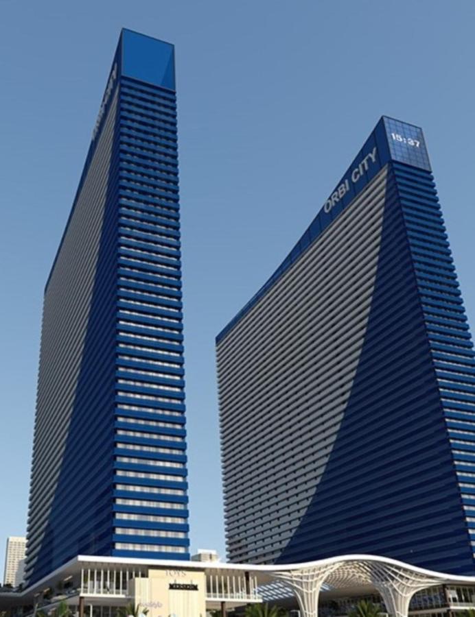 Orbi City Sea View Apartments 巴统 外观 照片
